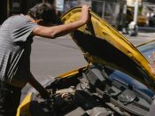 中古車購入時に確認するべき外装以外のポイントとは？